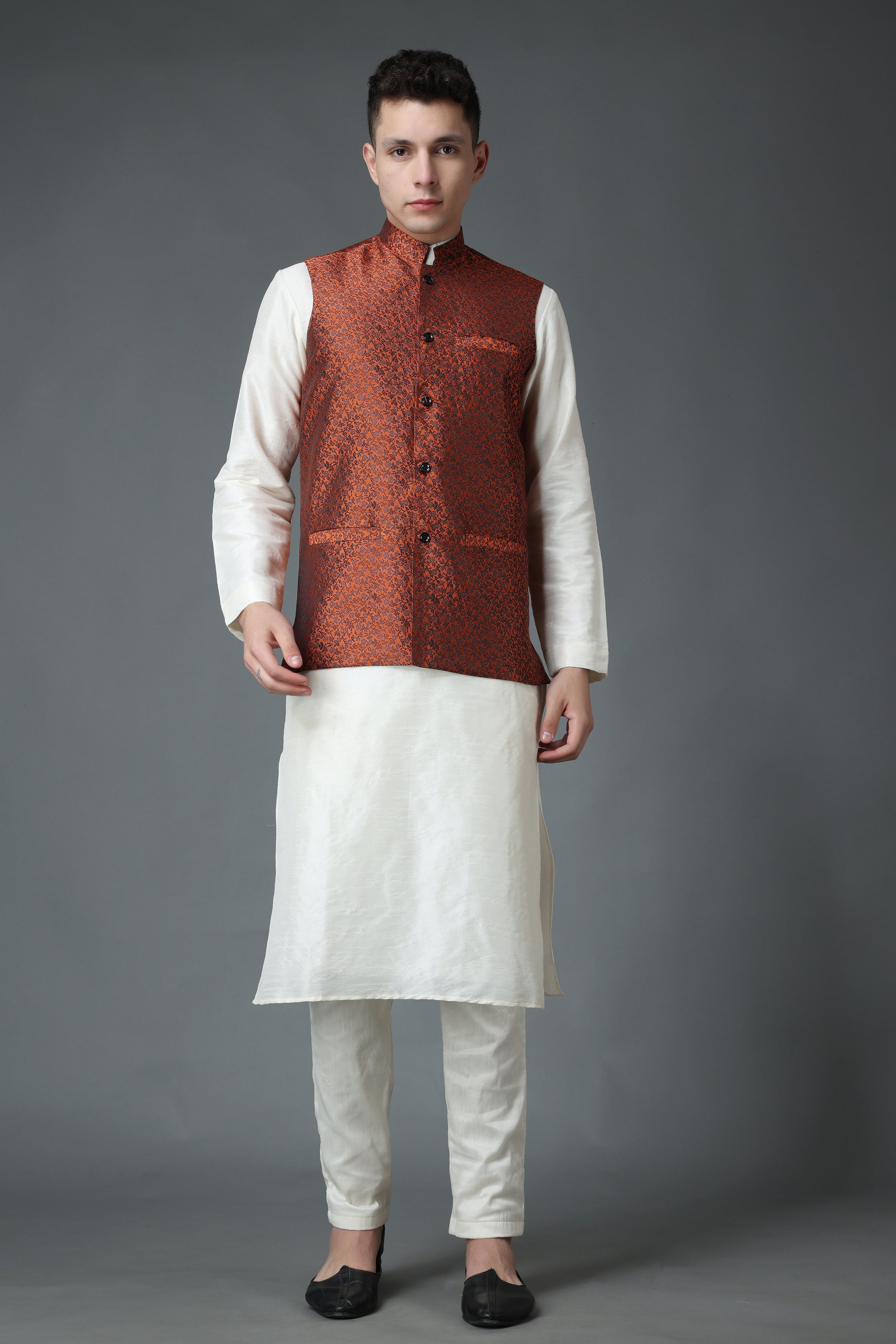 White kurta with red on sale waistcoat