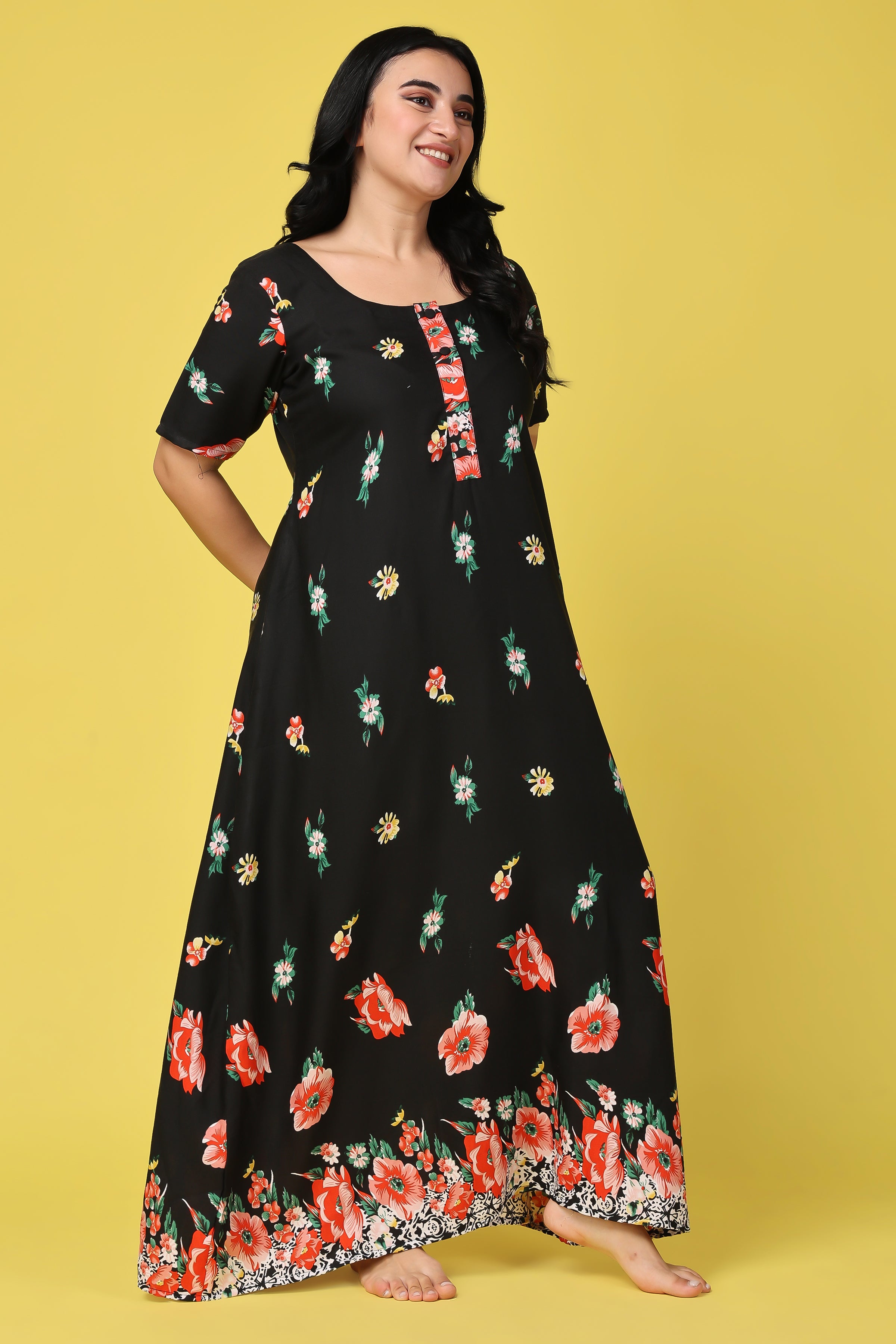 Buy Pretty Florals Short Night Dress & Robe Set in Black - Satin Online  India, Best Prices, COD - Clovia - NS1497P13