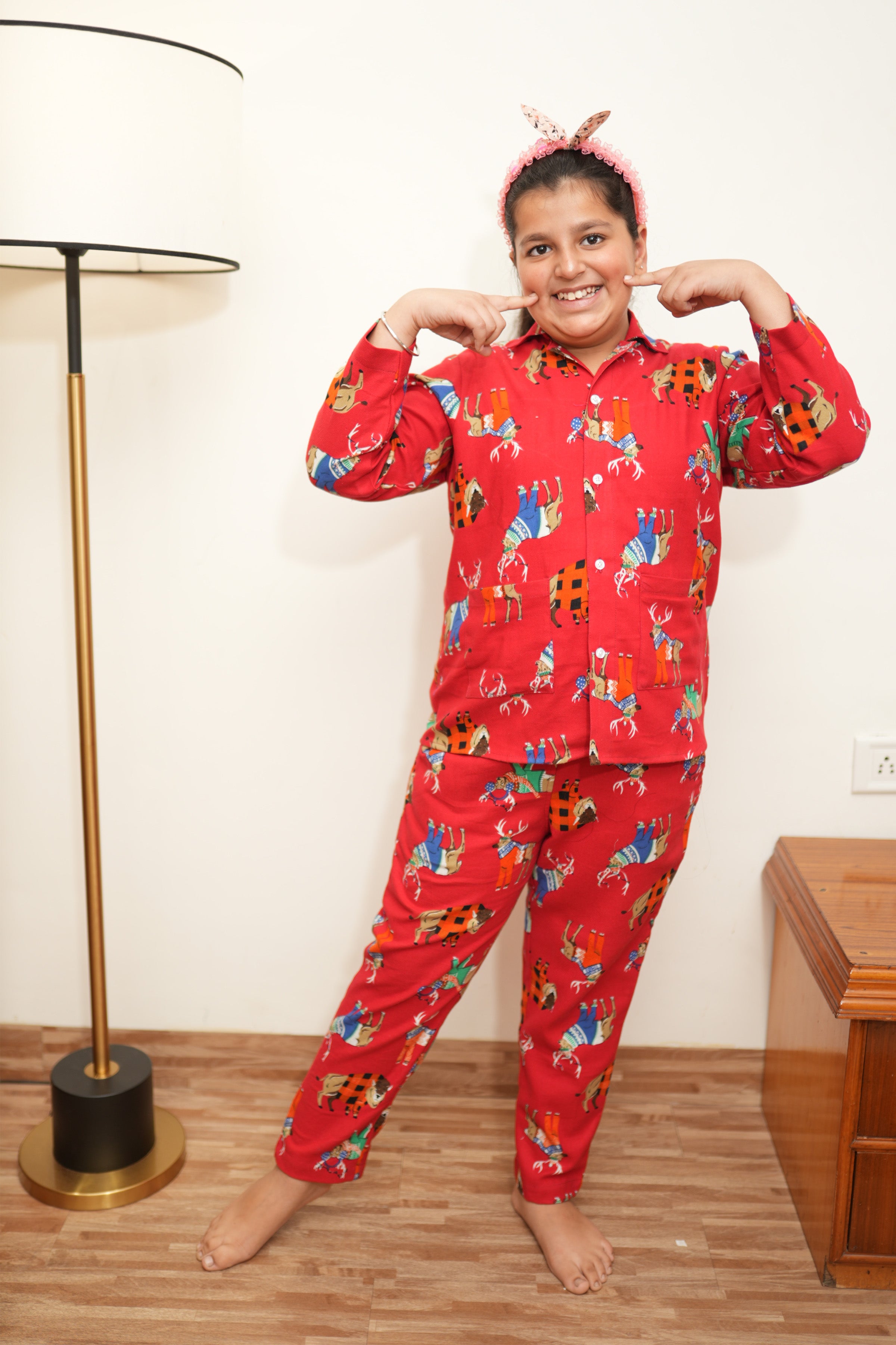 Christmas Cuddle Printed Night Suit Apella