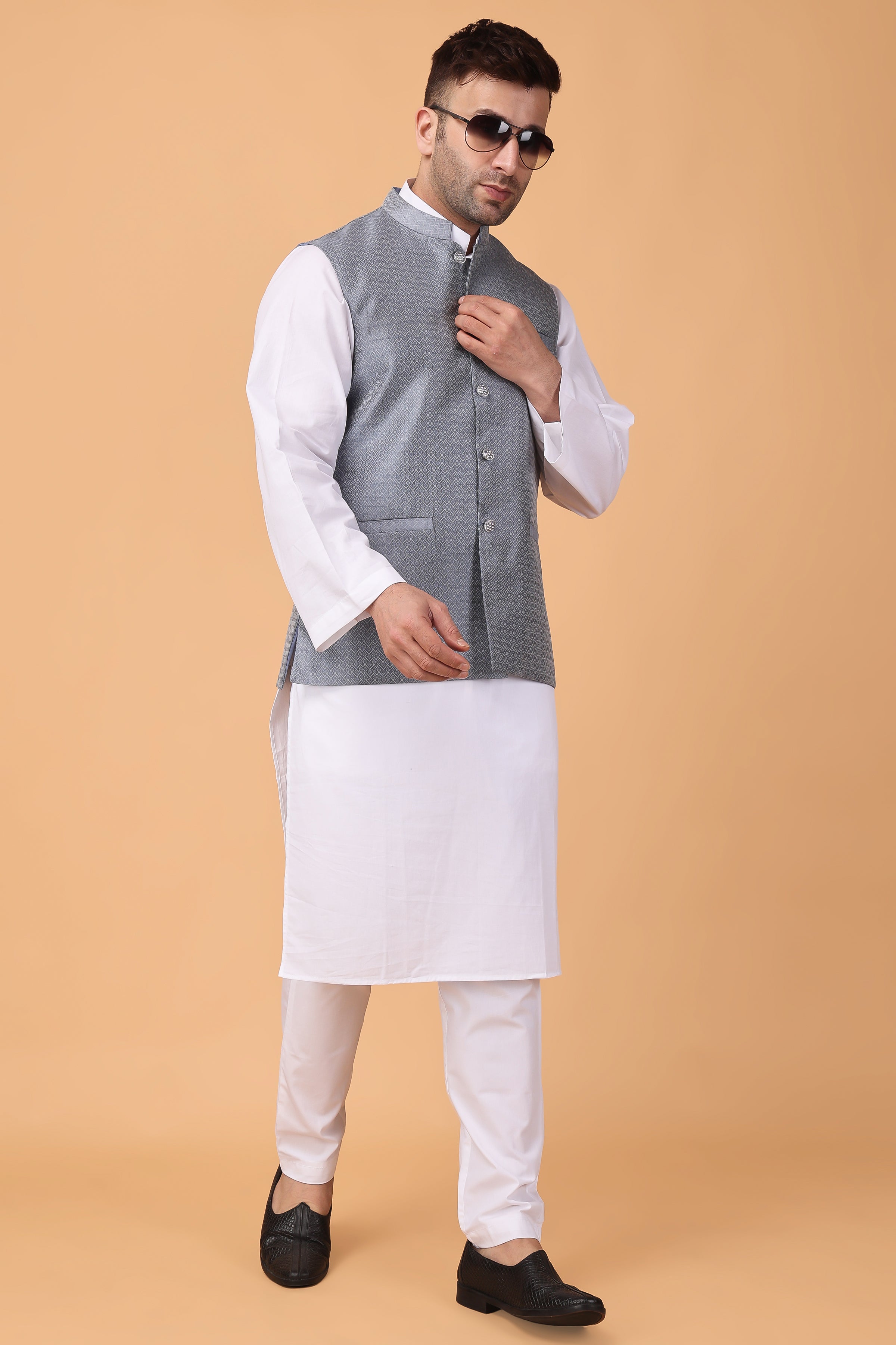 White kurta pajama with sweater sale