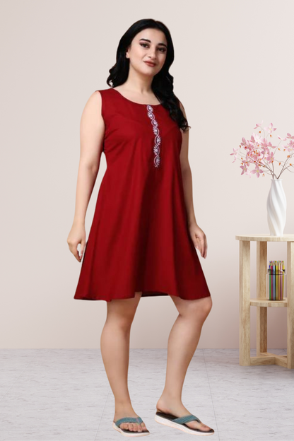 Ruby Red Detailed Short Nighty