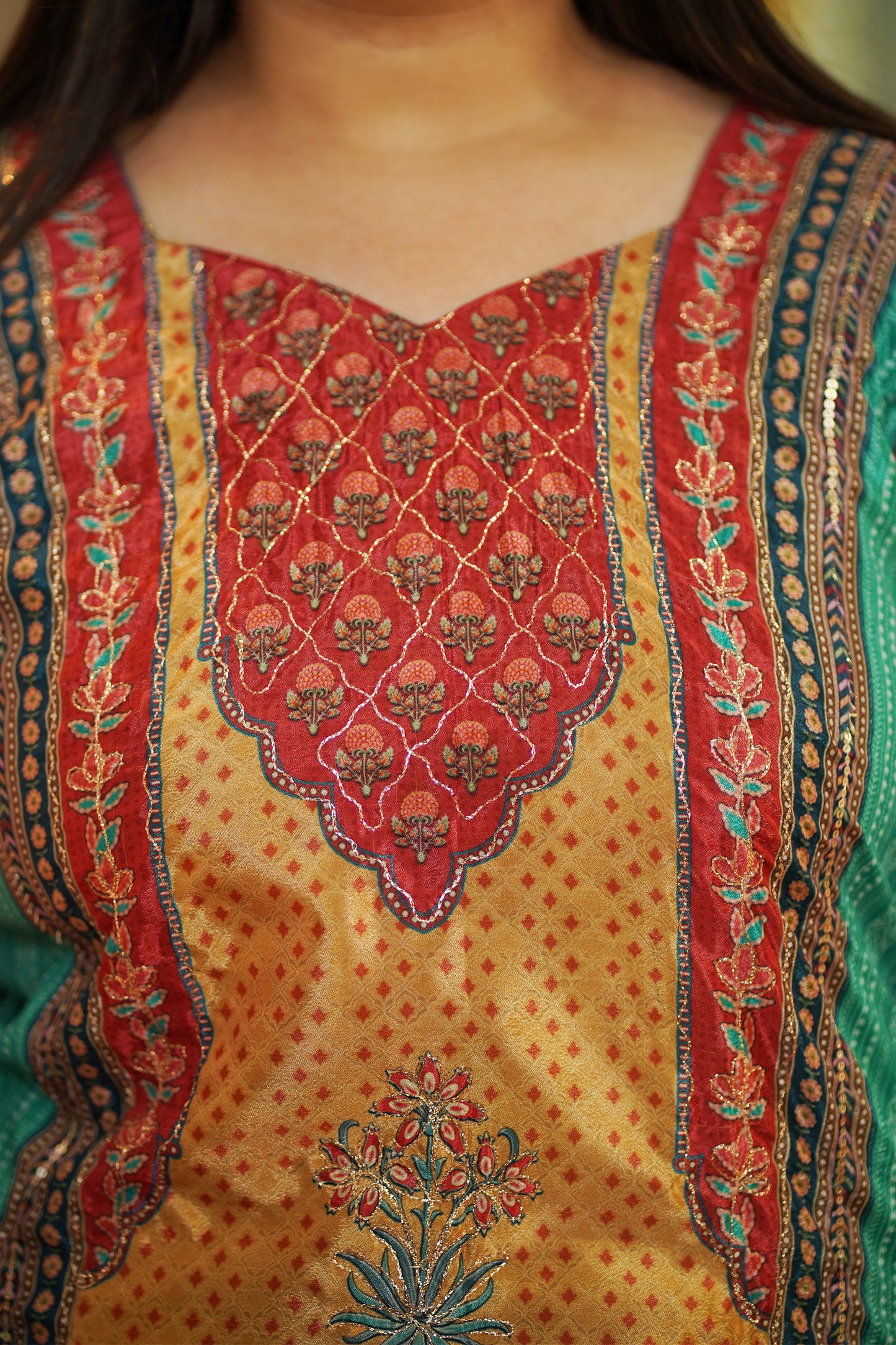 Haril Pichkari Karachi Suit Set