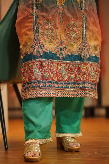 Haril Pichkari Karachi Suit Set